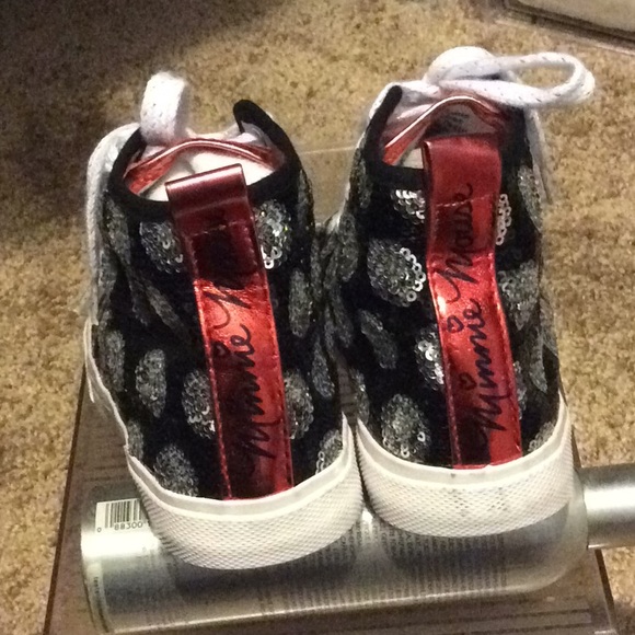 SOLD!!! NWOT Disney Minnie Shoes - Picture 4 of 8